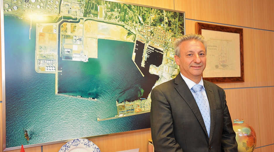 F. Toledo: &quot;La apuesta por la diversificaci&oacute;n nos ha llevado a ser uno de los puertos m&aacute;s equilibrados&quot;