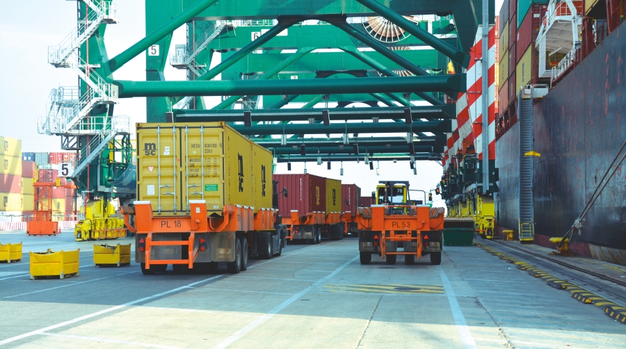 El tráfico de contenedores entre los puertos valencianos y China sigue al alza. Foto R. T.