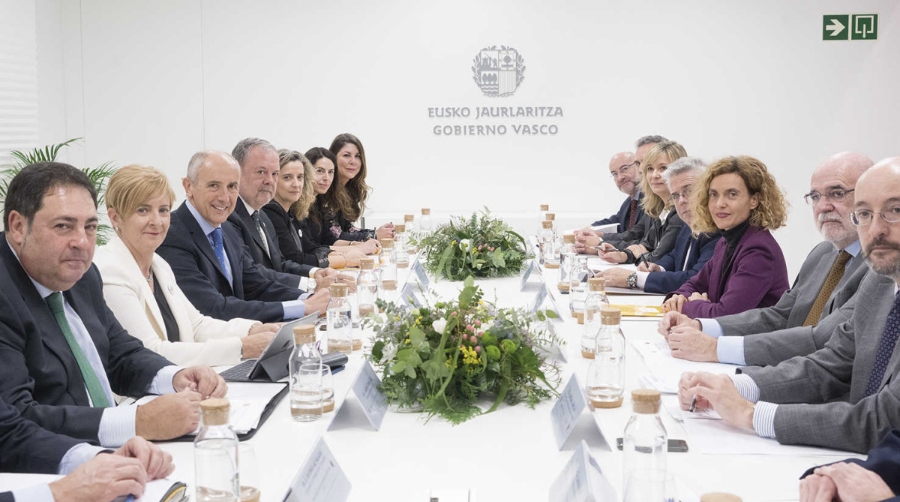 La Comisi&oacute;n Mixta de Transferencias, formada por miembros del Gobierno Vasco y el Gobierno del Estado, se reuni&oacute; en Bilbao, copresidido por el consejero de Gobernanza P&uacute;blica y Autogobierno, Josu Erkoreka, y la ministra de Pol&iacute;tica Territorial y Funci&oacute;n P&uacute;blica, Meritxell Batet.