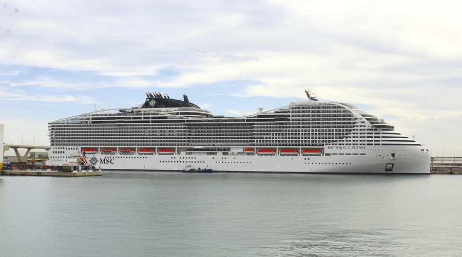 El puerto de Barcelona recibe al “MSC World Europa” en su escala inaugural