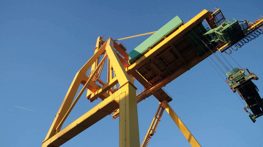 Las empresas dicen que los estibadores valencianos cobran hasta tres veces m&aacute;s que sus competidores