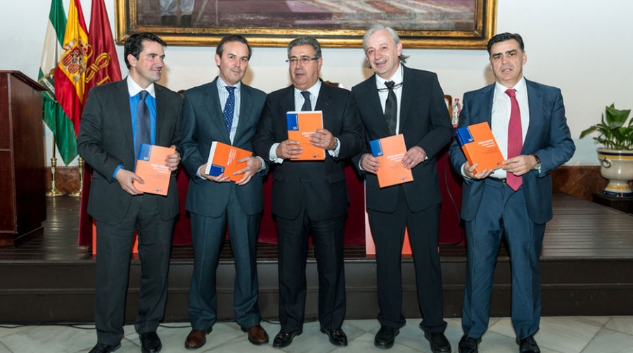 Taric presenta en Sevilla su &uacute;ltimo libro &quot;&Aacute;reas exentas: beneficios fiscales y comerciales&quot;