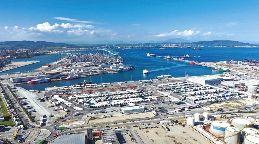 Algeciras licita el OPS para los atraques de los fast ferris de Ceuta