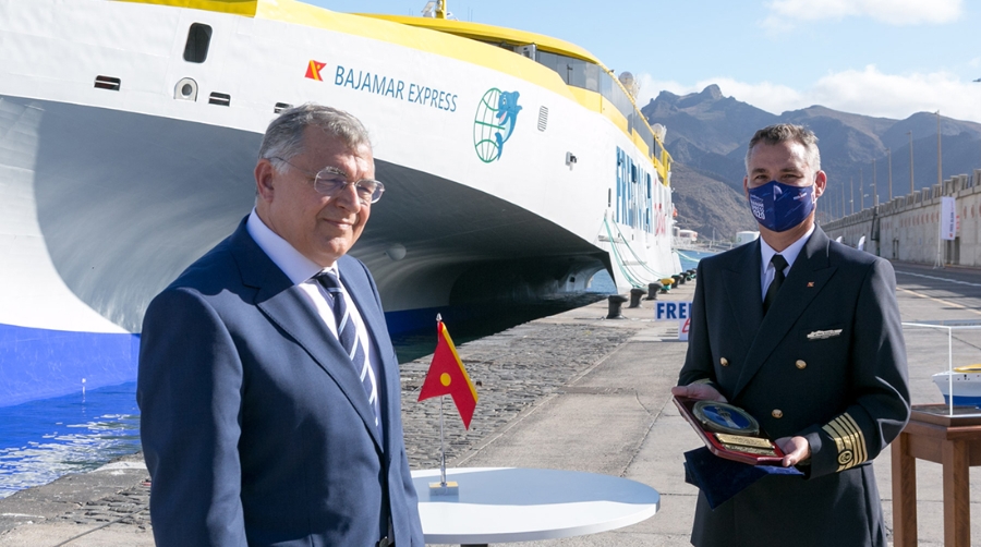 Fred. Olsen Express incorpora el trimar&aacute;n m&aacute;s moderno y r&aacute;pido del mundo a la ruta entre Tenerife y Gran Canaria