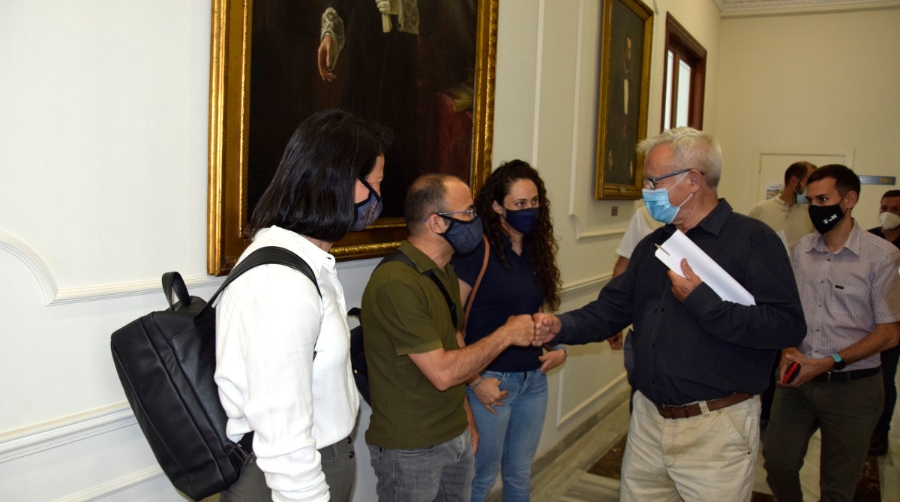 &ldquo;Las grandes inversiones deben ir dirigidas a crear empleo&rdquo;
