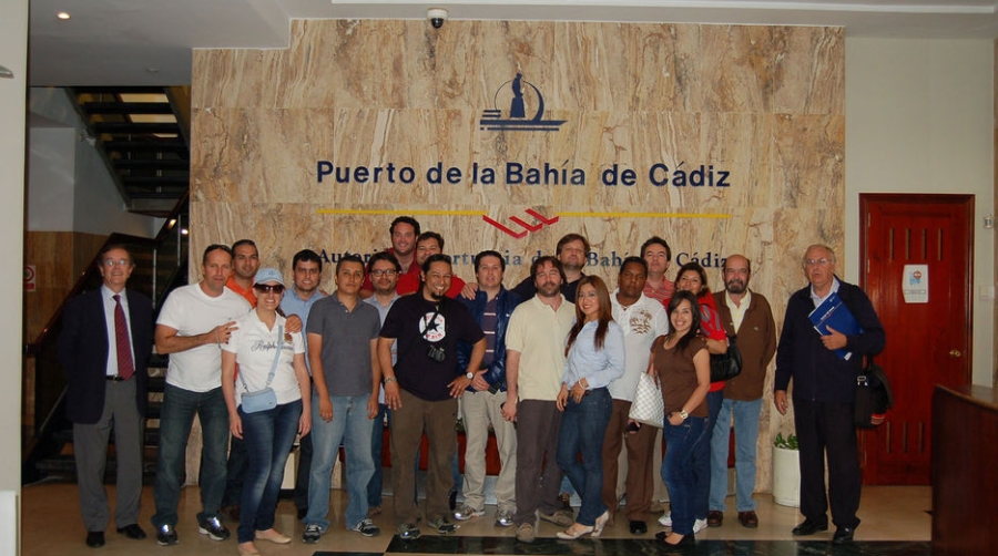 Alumnos del XVIII Curso Iberoamericano de Gesti&oacute;n Portuaria visitan el Puerto de la Bah&iacute;a de C&aacute;diz