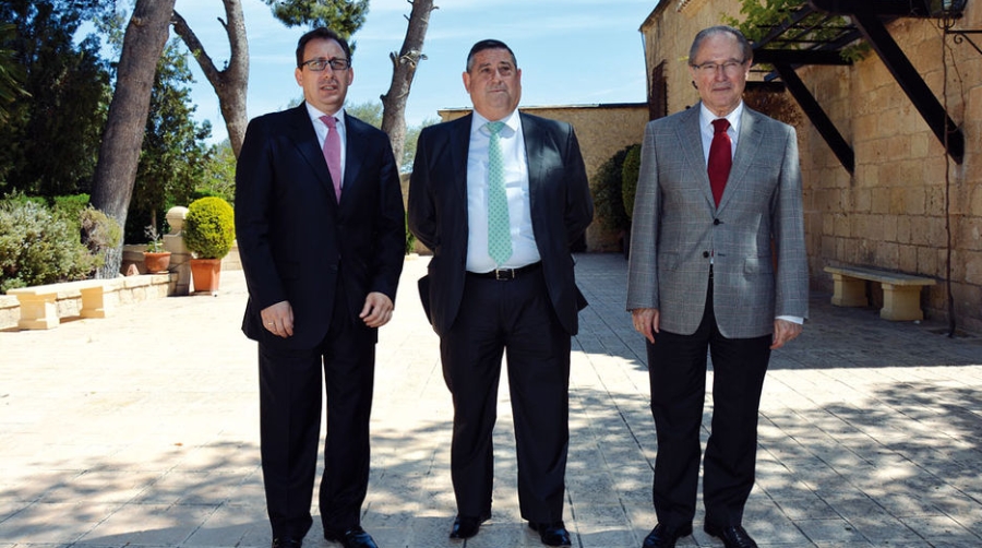 La asamblea de ATEIA-OLTRA Alicante renueva su confianza en Eugenio L&oacute;pez como presidente