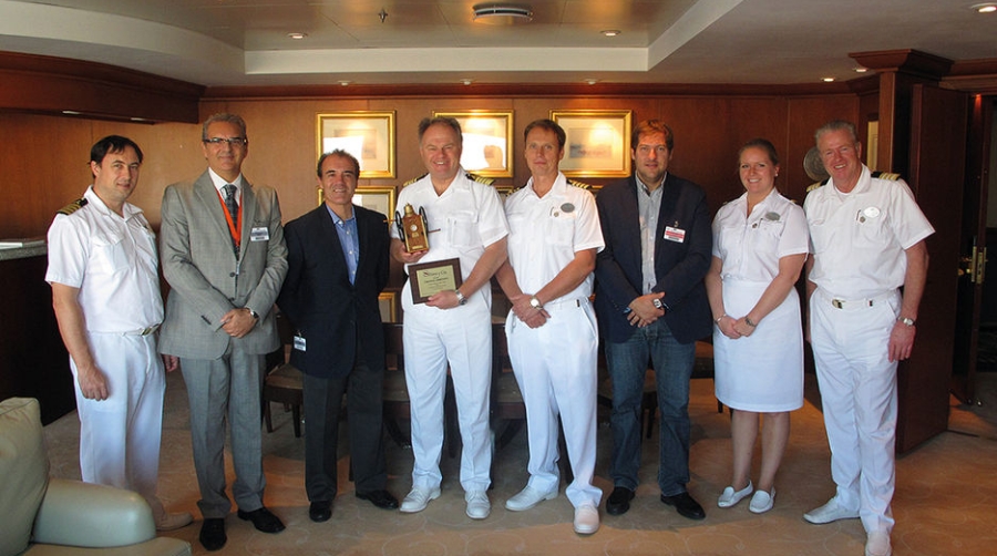 El Puerto de Alicante recibe la escala del crucero &quot;Crystal Serenity&quot;