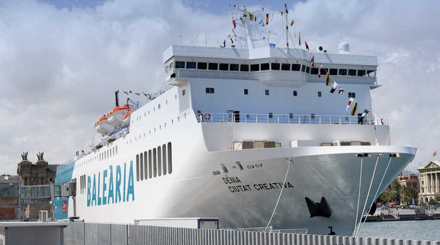 Notable alto para el ferry &quot;D&eacute;nia Ciutat Creativa&quot; que conecta Melilla con M&aacute;laga