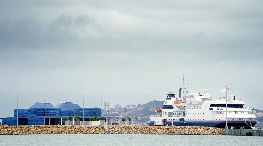 El sistema proyectado permitirá la conexión simultánea de hasta dos cruceros en el Muelle de Baleares.