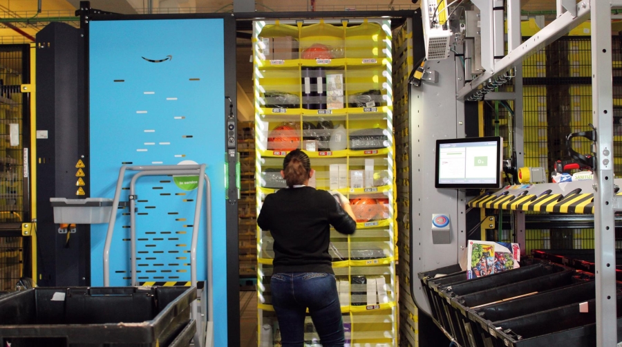 Amazon optimiza su centro robotizado de Illescas para gestionar 550.000 unidades al día
