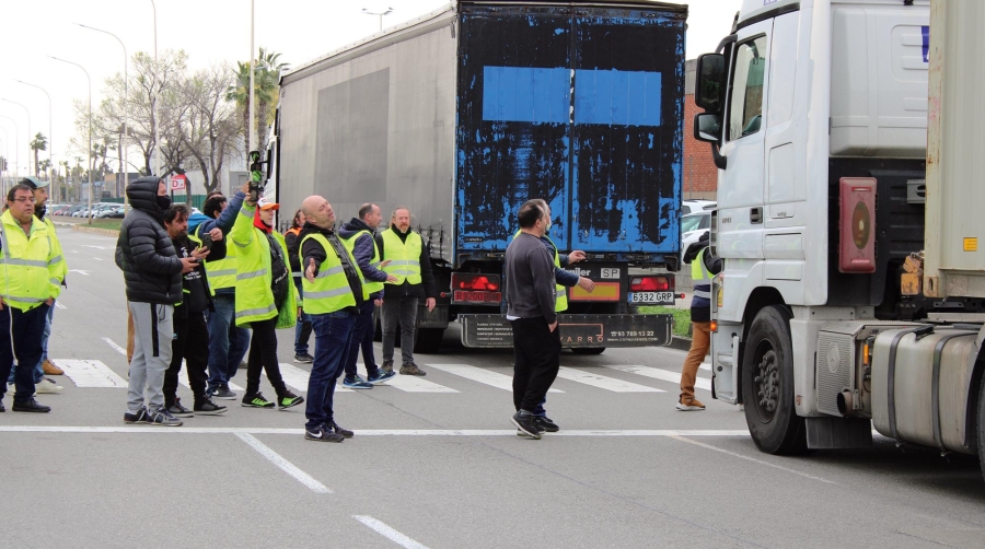 Piquete informativo este viernes en los accesos a Barcelona. Foto M.G.