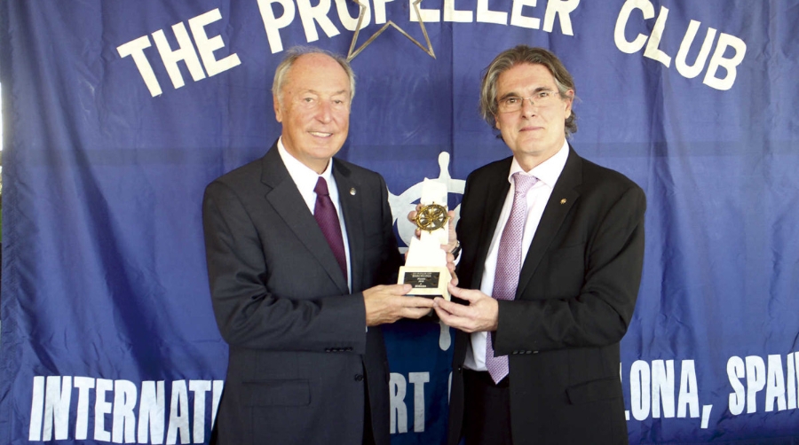 Josep Pont reconoce el papel de la log&iacute;stica en el &eacute;xito de Borges al recoger el V Premio Propeller
