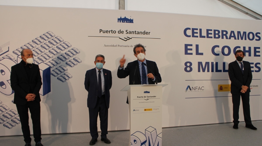 El Puerto de Santander exhibe fortaleza con el movimiento del coche 8 millones