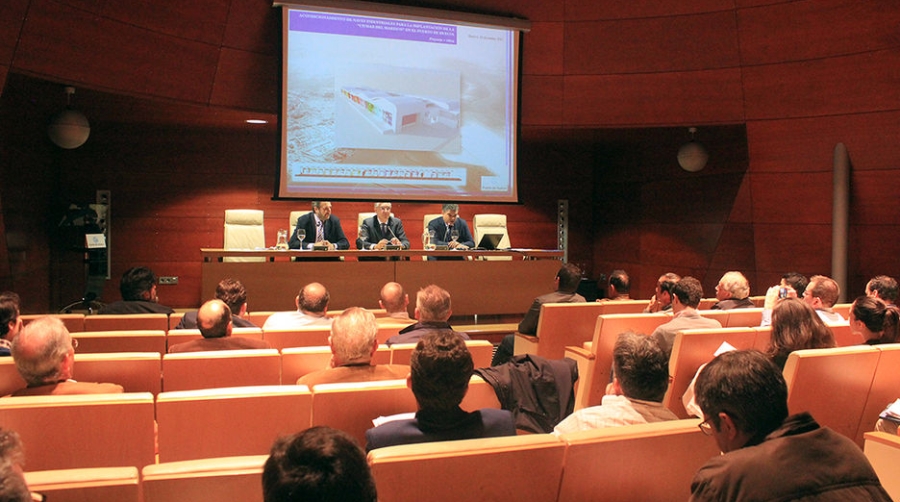El Puerto de Huelva presenta su proyecto Ciudad del Marisco a los constructores