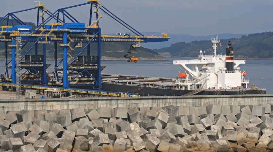 La terminal de graneles de Endesa en el puerto exterior de Ferrol ha dejado de mover carb&oacute;n.