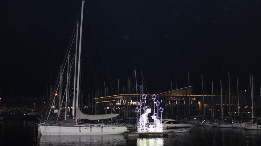 Port de Barcelona enciende sus luces de Navidad