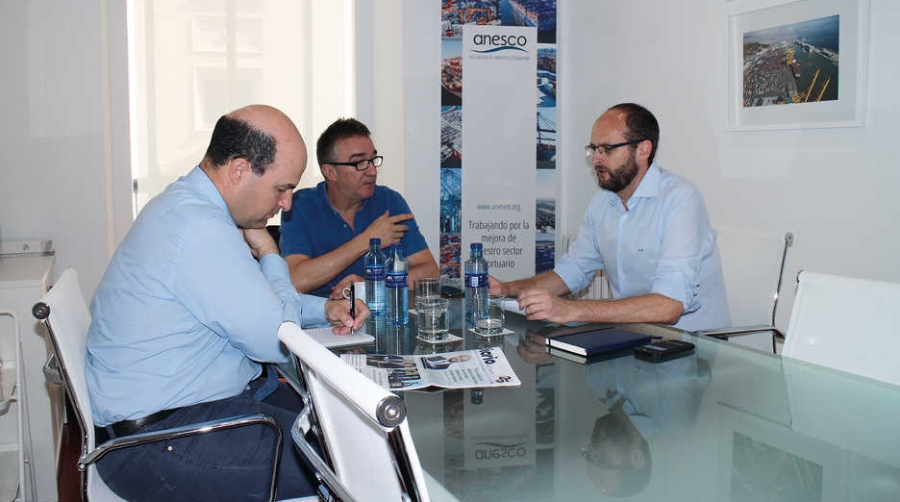 Un momento de la reuni&oacute;n del jurado celebrada ayer en Madrid.