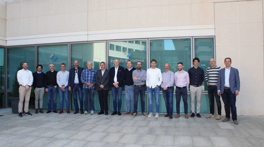 El operador log&iacute;stico Van der Vlist estrecha relaciones con el Puerto de Barcelona