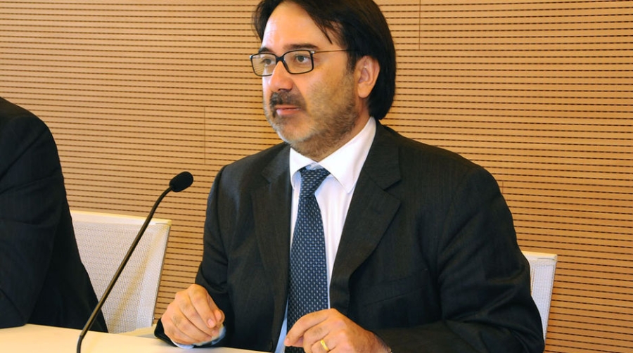 J. Ronda:&nbsp;&quot;El Puerto de Valencia confiere una proyecci&oacute;n singular al M&aacute;ster en Gesti&oacute;n Aduanera de la UCV&quot;