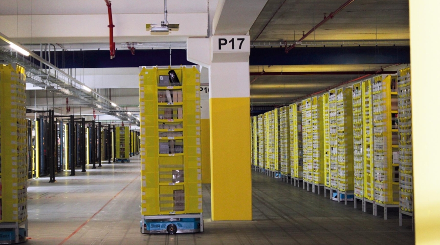 Amazon optimiza su centro robotizado de Illescas para gestionar 550.000 unidades al día