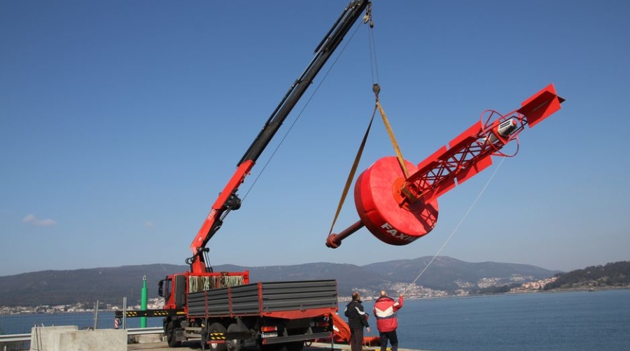 La Autoridad Portuaria de Mar&iacute;n renueva la se&ntilde;alizaci&oacute;n mar&iacute;tima de la entrada norte de la R&iacute;a