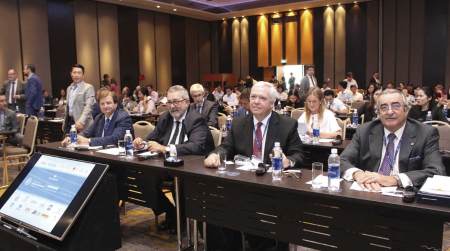 Barcelona pone su potencial log&iacute;stico al servicio del comercio exterior de Vietnam