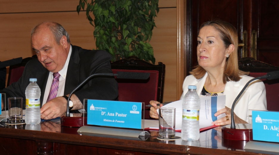 El plan de desv&iacute;os a autopistas no entrar&aacute; hoy en vigor al tener que ser aprobado por el Consejo de Ministros&nbsp;