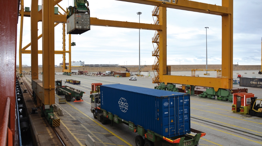Las terminales de COSCO en el mundo cierran el peor cuatrimestre a la espera de la recuperaci&oacute;n
