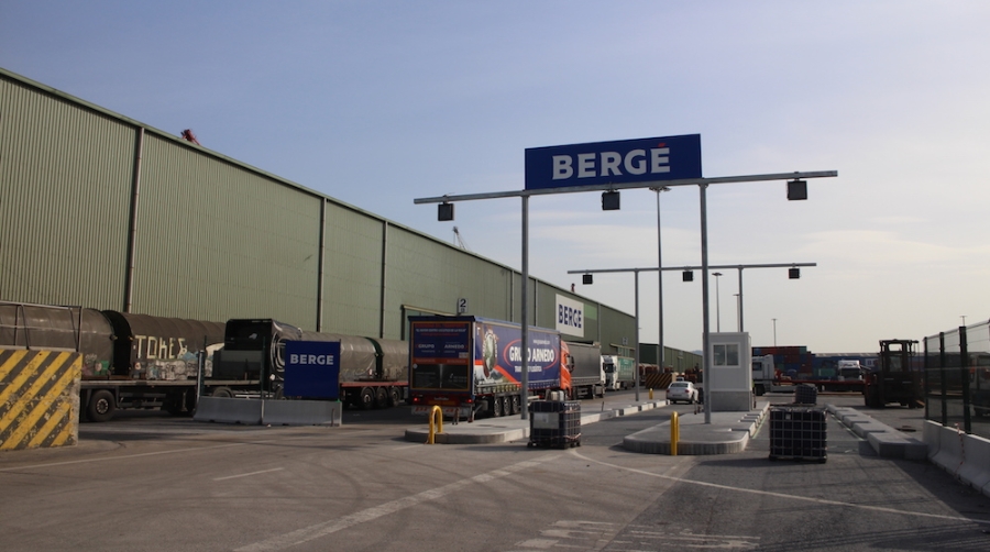 Terminal de Berg&eacute; en el Puerto de Bilbao.