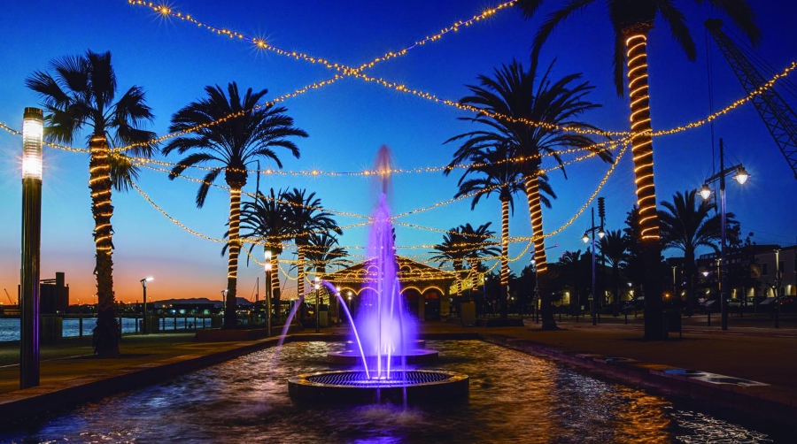 Port Tarragona se sumerge en la Navidad con el encendido de luces en el Serrallo y el Moll de Costa