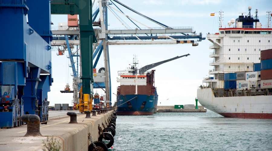 PortCastell&oacute; rompe su tendencia a la baja tras el impulso del granel l&iacute;quido en agosto