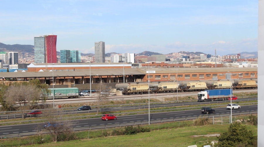 Adif adaptará al ancho internacional la vía que comunica Can Tunis y el Port de Barcelona