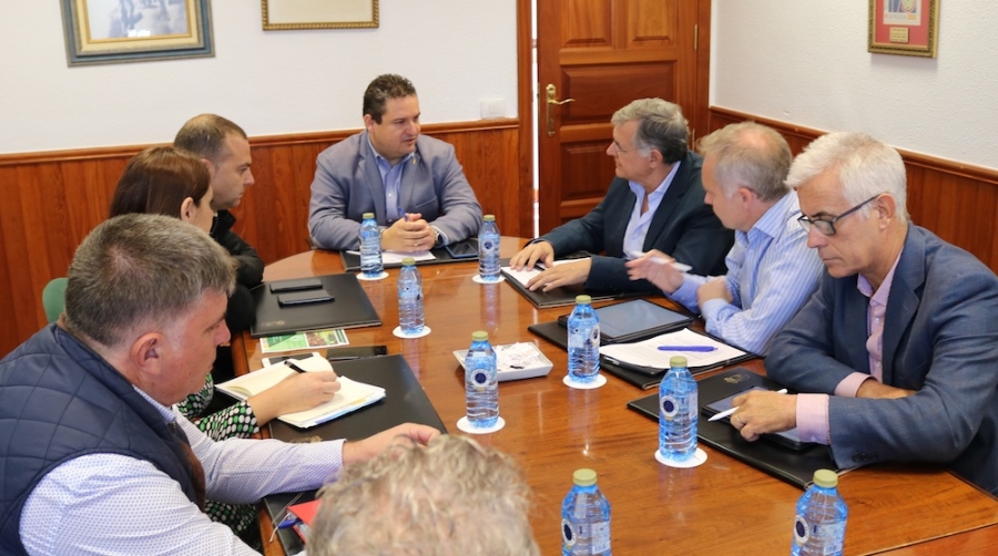Arona y la AP de S.C. de Tenerife crean la primera comisi&oacute;n conjuntapara coordinar la actividad del muelle de Los Cristianos