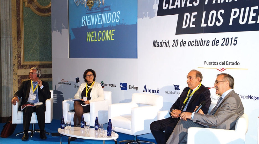 Jos&eacute; Llorca se muestra partidario de trabajar en la progresiva reducci&oacute;n de la tasa portuaria a la mercanc&iacute;a