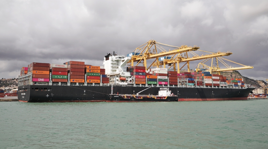 La coyuntura econ&oacute;mica incide sobre los tr&aacute;ficos del Puerto de Barcelona hasta febrero