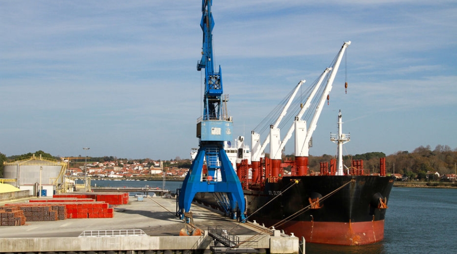 El dragado del Puerto de Baiona permite acceder regularmente a barcos de hasta 20.000 toneladas