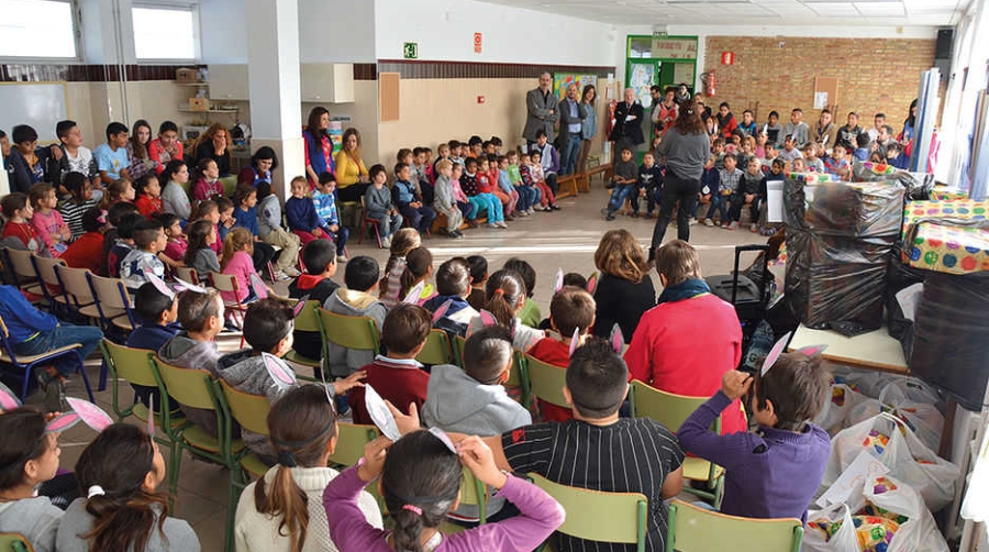 El sector portuario acerca la Navidad a los ni&ntilde;os del Mar&iacute;timo a trav&eacute;s de Aportem