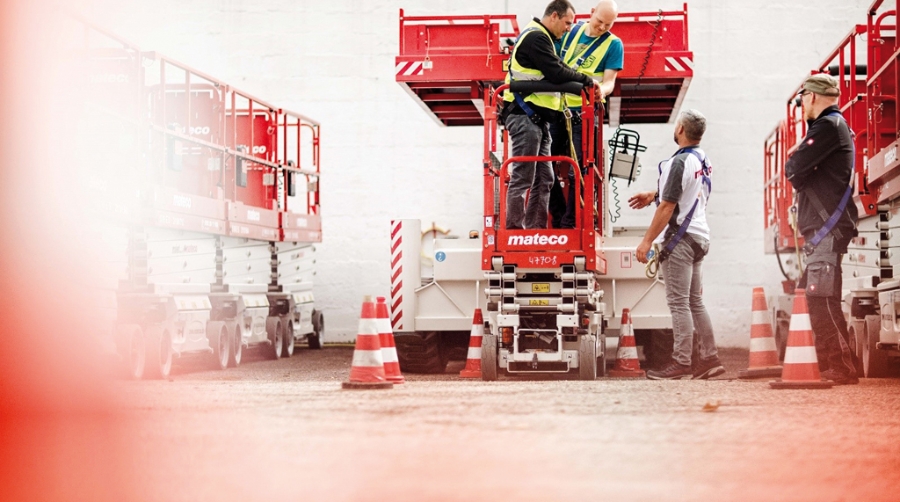 Mateco lanza un programa de formaci&oacute;n para operadores de carretillas y plataformas