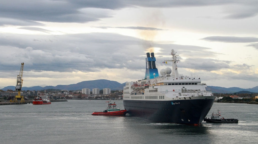 El Puerto de Baiona recibe la escala del crucero &quot;Saga Pearl II&quot; de la compa&ntilde;&iacute;a Fred Olsen