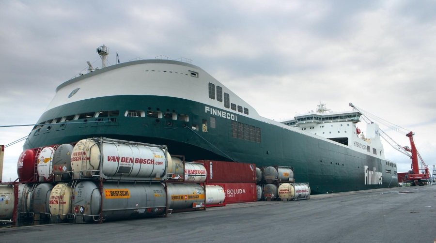 Finnlines refuerza su alianza con Bilbao con su buque más ecológico y eficiente