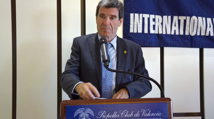 Aurelio Mart&iacute;nez pide la implicaci&oacute;n de la Comunidad Portuaria para ganar la batalla de la eficiencia