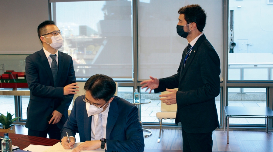 Calvet destaca la&nbsp;"fiabilidad y resiliencia" del Port para impulsar los tr&aacute;ficos con Asia