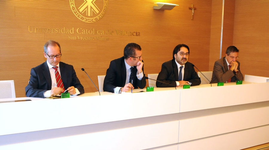 J. Ronda:&nbsp;&quot;El Puerto de Valencia confiere una proyecci&oacute;n singular al M&aacute;ster en Gesti&oacute;n Aduanera de la UCV&quot;