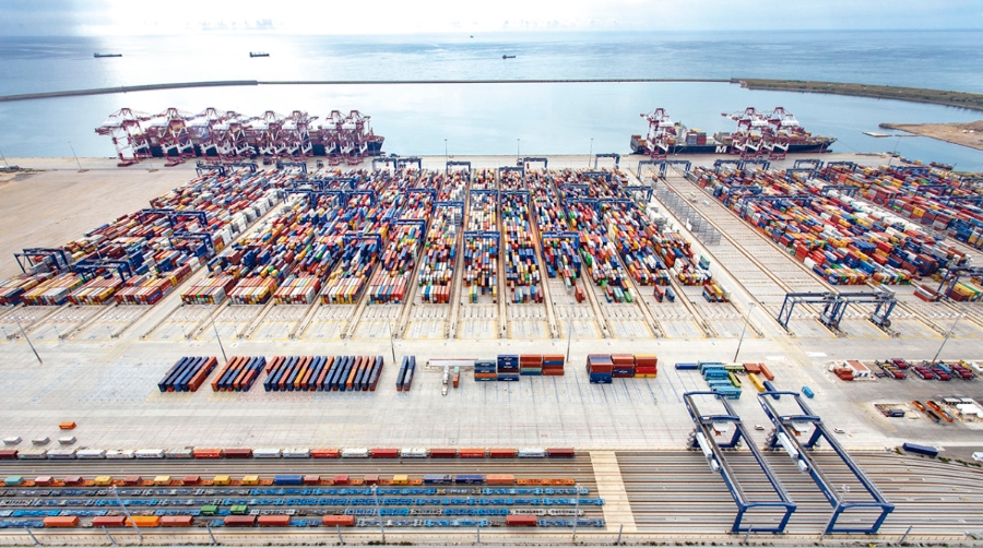 Hutchison Ports BEST reduce a la mitad la huella de carbono de las navieras durante sus escalas
