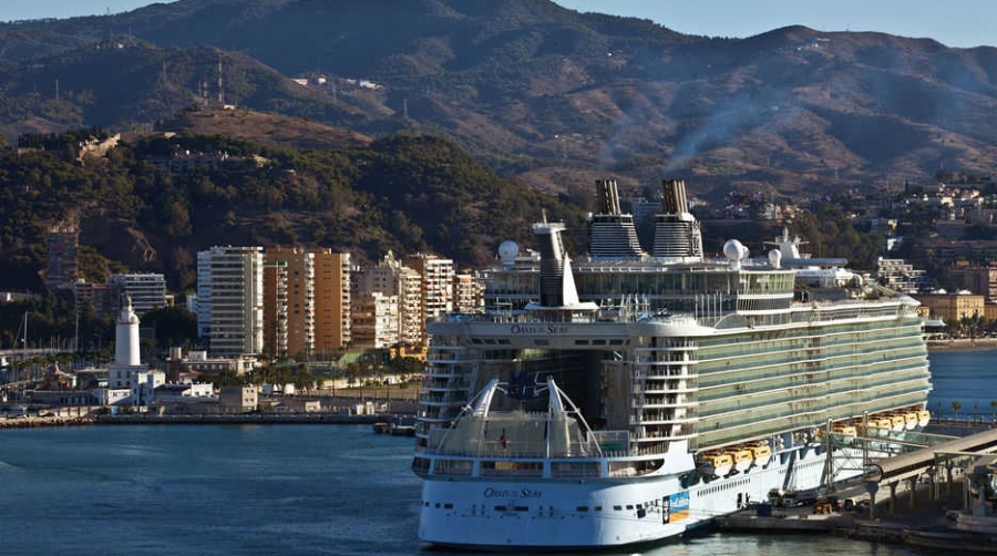 El Puerto de M&aacute;laga recibe al &quot;Oasis of the Seas&quot;, el crucero m&aacute;s grande del mundo