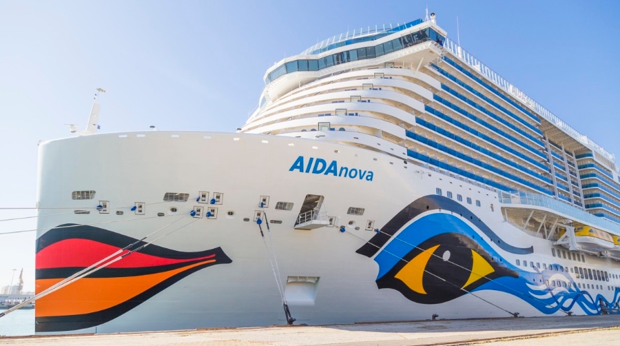 El Puerto de C&aacute;diz recibe al primer crucero propulsado por GNL