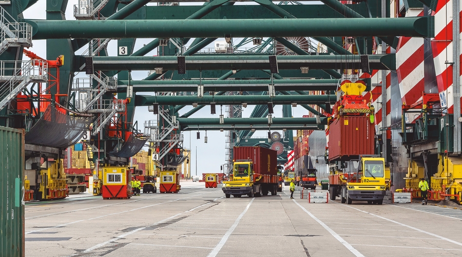 El tráfico de contenedores entre los puertos gestionados por la Autoridad Portuaria de Valencia y China sigue al alza. Foto D. P.
