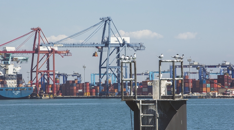 Valenciaport comienza a trabajar en la estrategia de adaptación de sus puertos al cambio climático.