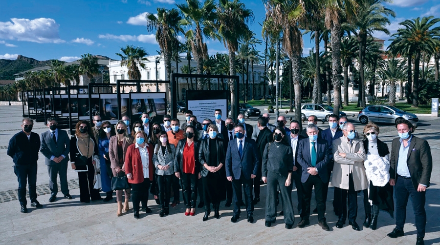 Cartagena acoge una exposici&oacute;n para homenajear al sector del transporte